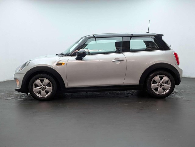 USED 2017 67 MINI HATCH 1.5 Cooper 3dr CLICK+COLLECT / HOME DELIVERY