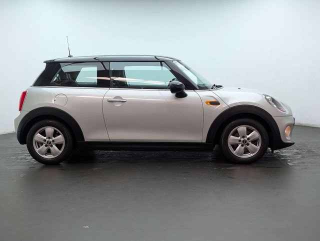 USED 2017 67 MINI HATCH 1.5 Cooper 3dr CLICK+COLLECT / HOME DELIVERY