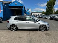 USED 2021 21 VOLKSWAGEN GOLF 1.5 eTSI MHEV R-Line Hatchback 5dr Petrol Hybrid DSG Euro 6 (s/s) (150 ps) FULL MAIN DEALER SERVICE HISTORY. PETROL-HYBRID.
