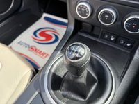 USED 2015 15 MAZDA MX-5 1.8i Sport Venture Convertible 2dr Petrol Manual Euro 5 (126 ps) RARE CREAM HEATED SEATS, TOUCH SCREEN SAT NAV, 17'' ALLOYS WITH UNIROYAL TYRES FITTED