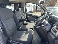 USED 2018 68 RENAULT TRAFIC 1.6 dCi 27 Sport Nav Minibus 5dr Diesel Manual SWB Euro 6 (9 Seat) (120 bhp) NO VAT JUST 48K SERVICE HISTORY !!!! LOVELY LOW MILES WITH SAT NAV A/C