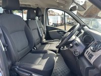 USED 2018 68 RENAULT TRAFIC 1.6 dCi 27 Sport Nav Minibus 5dr Diesel Manual SWB Euro 6 (9 Seat) (120 bhp) NO VAT JUST 48K SERVICE HISTORY !!!! LOVELY LOW MILES WITH SAT NAV A/C