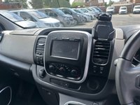 USED 2018 68 RENAULT TRAFIC 1.6 dCi 27 Sport Nav Minibus 5dr Diesel Manual SWB Euro 6 (9 Seat) (120 bhp) NO VAT JUST 48K SERVICE HISTORY !!!! LOVELY LOW MILES WITH SAT NAV A/C