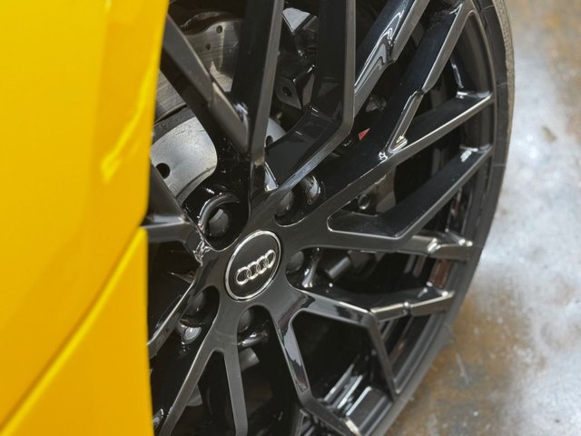 View our AUDI R8
