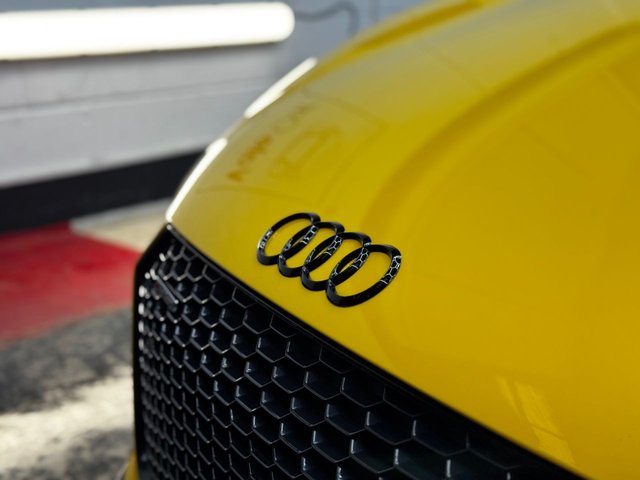 View our AUDI R8