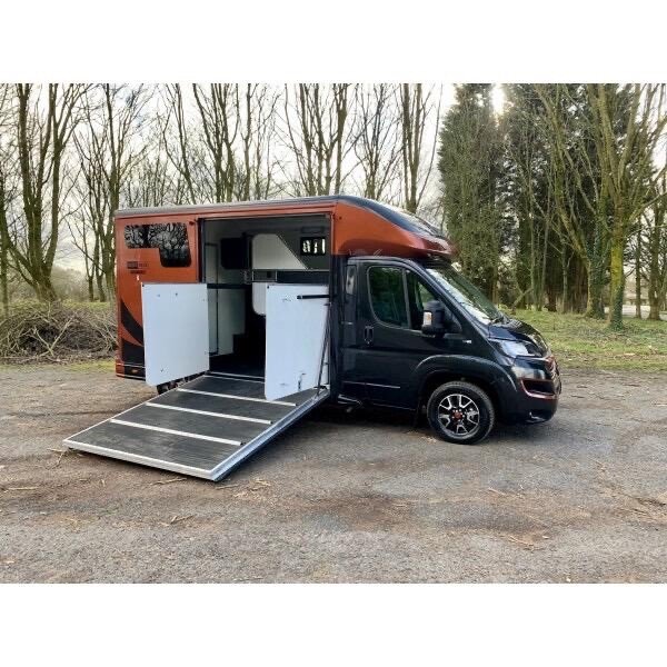 USED 2020 20 PEUGEOT BOXER 2.0 BlueHDi 335 Platform Cab 2dr Diesel Manual L3 Euro 6 (160 ps) 2 Stall FSH Very Low Miles Hi Spec