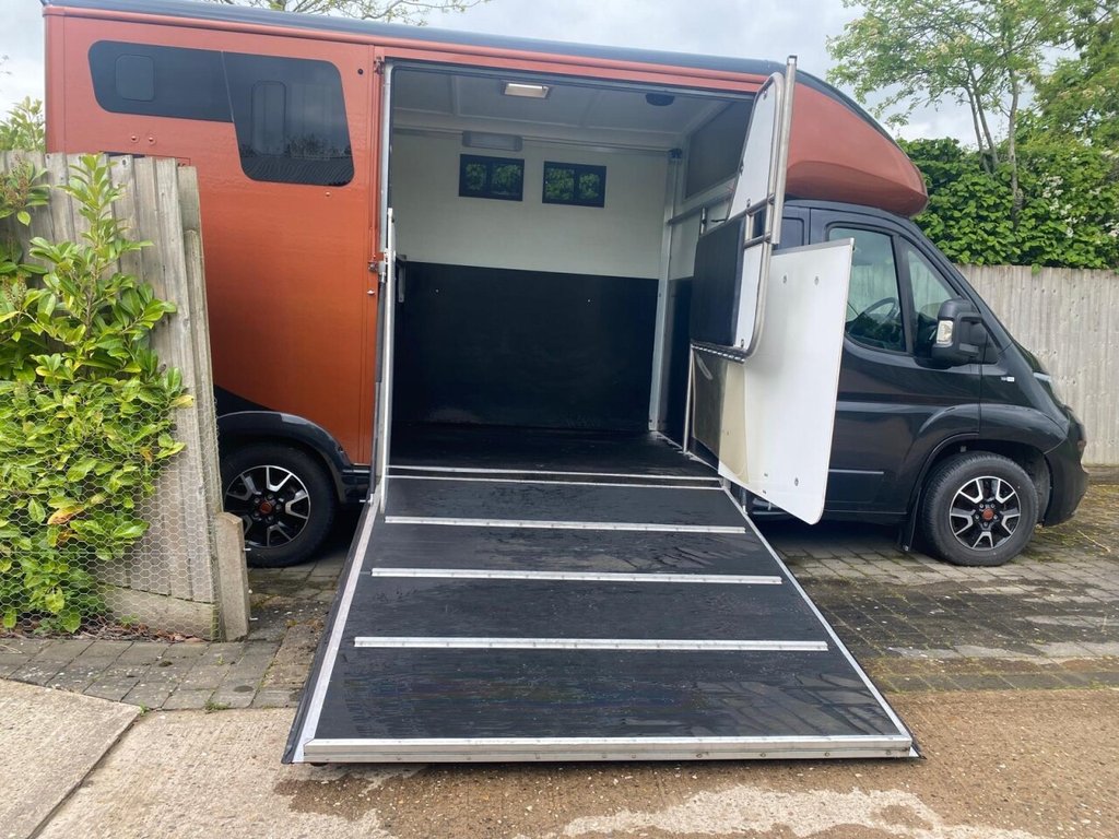 USED 2020 20 PEUGEOT BOXER 2.0 BlueHDi 335 Platform Cab 2dr Diesel Manual L3 Euro 6 (160 ps) 2 Stall FSH Very Low Miles Hi Spec