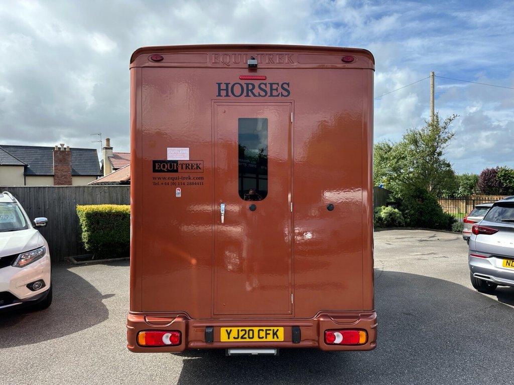 USED 2020 20 PEUGEOT BOXER 2.0 BlueHDi 335 Platform Cab 2dr Diesel Manual L3 Euro 6 (160 ps) 2 Stall FSH Very Low Miles Hi Spec