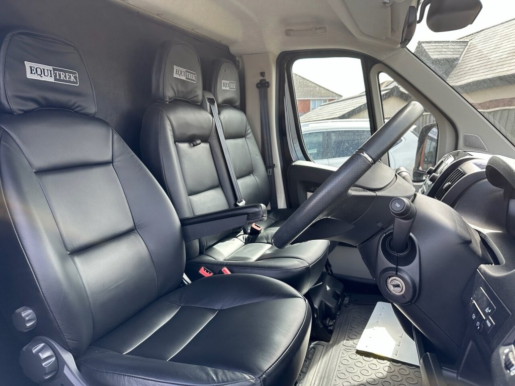 USED 2020 20 PEUGEOT BOXER 2.0 BlueHDi 335 Platform Cab 2dr Diesel Manual L3 Euro 6 (160 ps) 2 Stall FSH Very Low Miles Hi Spec