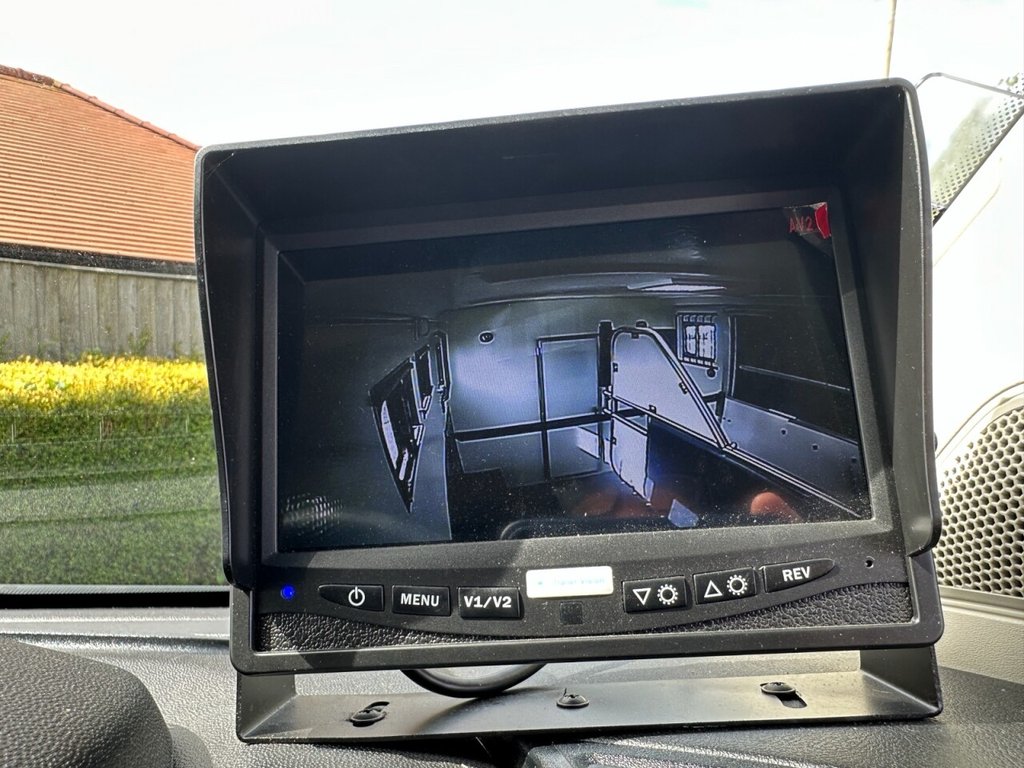 USED 2020 20 PEUGEOT BOXER 2.0 BlueHDi 335 Platform Cab 2dr Diesel Manual L3 Euro 6 (160 ps) 2 Stall FSH Very Low Miles Hi Spec