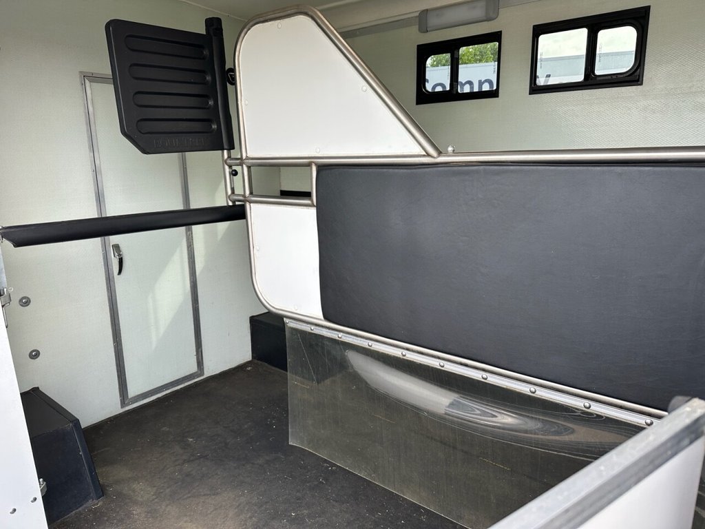 USED 2020 20 PEUGEOT BOXER 2.0 BlueHDi 335 Platform Cab 2dr Diesel Manual L3 Euro 6 (160 ps) 2 Stall FSH Very Low Miles Hi Spec