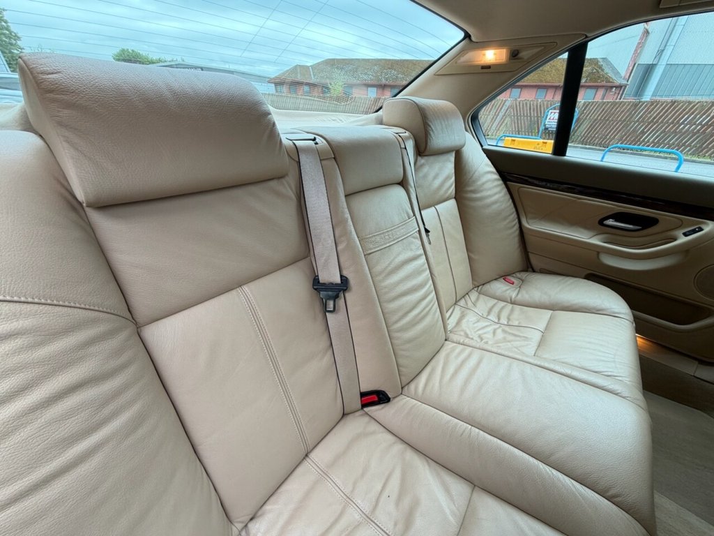 USED 1998 S BMW 7 SERIES 2.8 728i Saloon 4dr Petrol Automatic (267 g/km, 193 bhp) STUNNING TIMEWARP EXAMPLE WITH ONLY TWO OWNERS AND A BMW SERVICE HISTORY