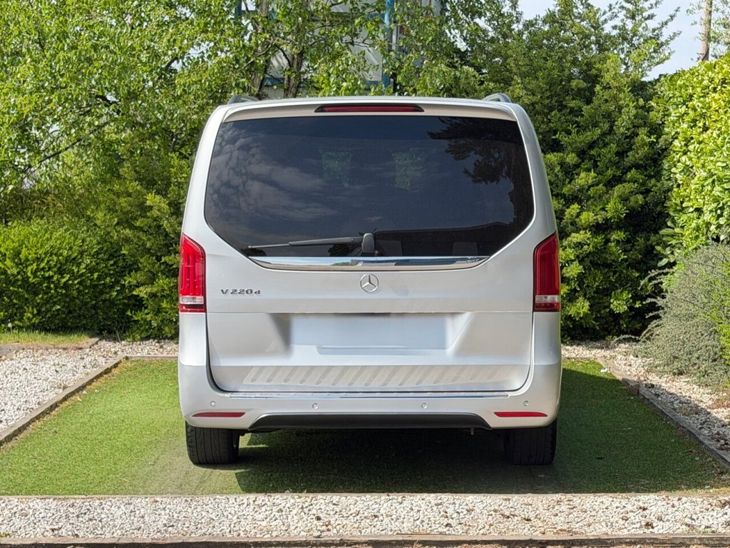USED 2017 67 MERCEDES-BENZ V-CLASS 2.2 V220d AMG Line MPV 5dr Diesel G-Tronic+ Euro 6 (s/s) 8 Seat XLWB (163 ps) 8 SEATS, SAT NAV, RCAM