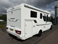 USED 2019 19 ADRIA CORAL 670 SL AXESS 4 Belt - 3 Berth - End Fixed Singles Over Storage 