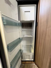 USED 2019 19 ADRIA CORAL 670 SL AXESS 4 Belt - 3 Berth - End Fixed Singles Over Storage 