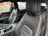 USED 2018 68 JAGUAR F-PACE 2.0 D180 R-Sport SUV 5dr Diesel Auto AWD Euro 6 (s/s) (180 ps) AUTO -- 4WD -- FULL SERVICE HISTORY -- HEATED LEATHER -- 19inch ALLOYS -- SAT NAV
