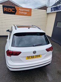 USED 2017 66 VOLKSWAGEN TIGUAN 2.0 TDI BlueMotion Tech R-Line SUV 5dr Diesel DSG 4Motion Euro 6 (s/s) (150 ps) PANOMRAMIC GLASS ROOF !!