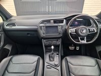 USED 2017 66 VOLKSWAGEN TIGUAN 2.0 TDI BlueMotion Tech R-Line SUV 5dr Diesel DSG 4Motion Euro 6 (s/s) (150 ps) PANOMRAMIC GLASS ROOF !!