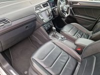 USED 2017 66 VOLKSWAGEN TIGUAN 2.0 TDI BlueMotion Tech R-Line SUV 5dr Diesel DSG 4Motion Euro 6 (s/s) (150 ps) PANOMRAMIC GLASS ROOF !!