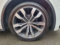 USED 2017 66 VOLKSWAGEN TIGUAN 2.0 TDI BlueMotion Tech R-Line SUV 5dr Diesel DSG 4Motion Euro 6 (s/s) (150 ps) PANOMRAMIC GLASS ROOF !!