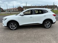 USED 2021 G MG MG HS 1.5 T-GDI Exclusive SUV 5dr Petrol Manual Euro 6 (s/s) (162 ps) SERVICE HISTORY* FULL LEATHER* PANORAMIC ROOF WITH SUN BLIND* SAT NAV* REVERSING CAMERA* HEATED FRONT SEATS* CRUISE CONTROL WITH SPEED LIMITER* ELECTRIC FRONT SEATS*