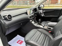 USED 2021 G MG MG HS 1.5 T-GDI Exclusive SUV 5dr Petrol Manual Euro 6 (s/s) (162 ps) SERVICE HISTORY* FULL LEATHER* PANORAMIC ROOF WITH SUN BLIND* SAT NAV* REVERSING CAMERA* HEATED FRONT SEATS* CRUISE CONTROL WITH SPEED LIMITER* ELECTRIC FRONT SEATS*