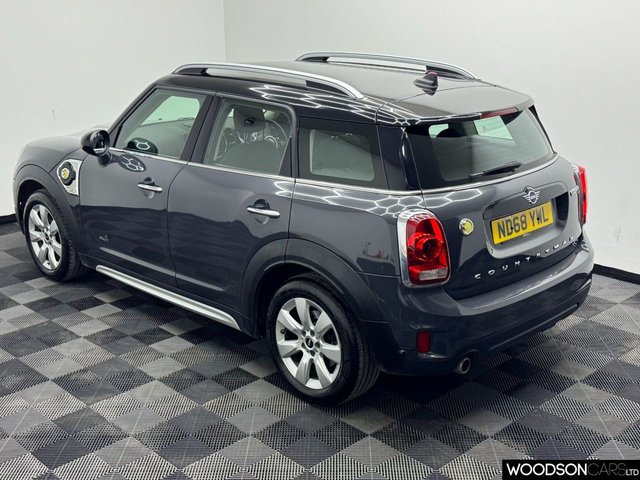 View our MINI COUNTRYMAN