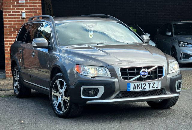 View our VOLVO XC70