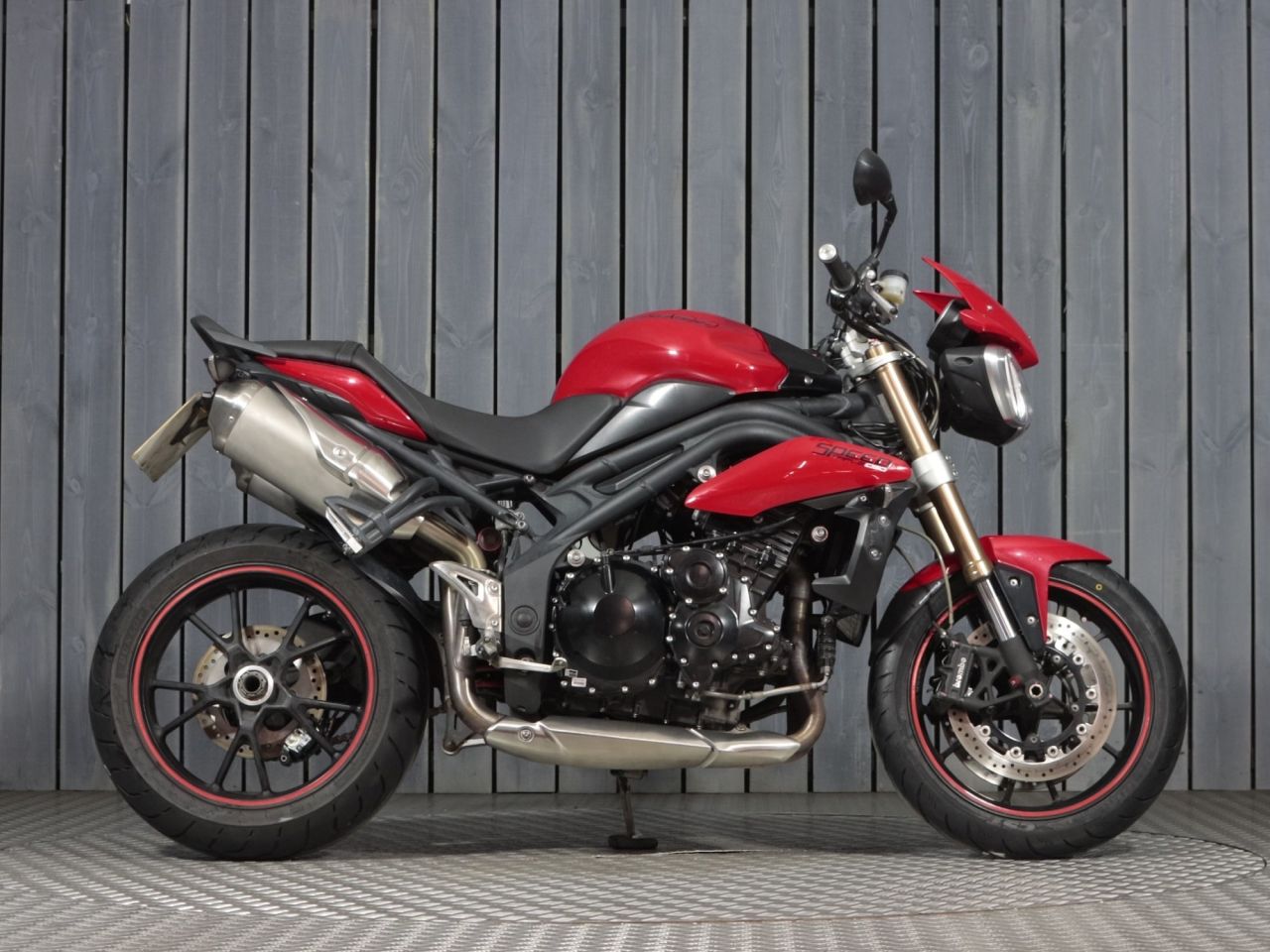 TRIUMPH SPEED TRIPLE 1050
