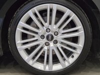 USED 2019 68 AUDI A4 AVANT 2.0 TDI 40 S line Estate 5dr Diesel S Tronic quattro Euro 6 (s/s) (190 ps) 