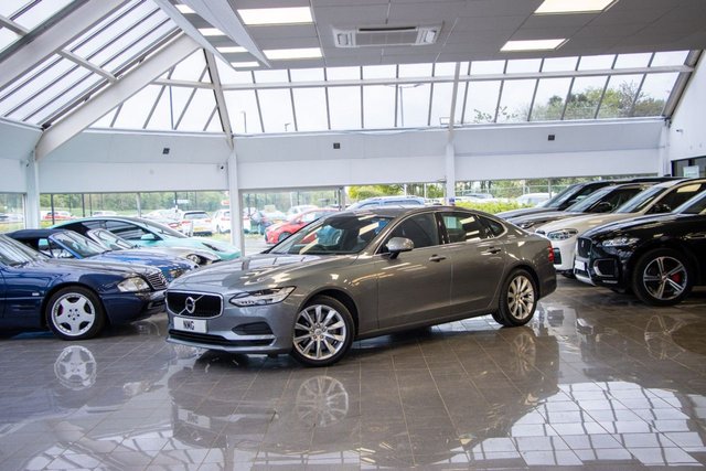 View our Volvo S90 2.0 D5 PowerPulse Momentum Saloon 4dr Diesel Auto AWD Euro 6 (s/s) (235 ps)