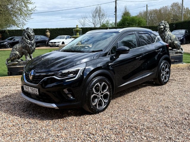 View our RENAULT CAPTUR