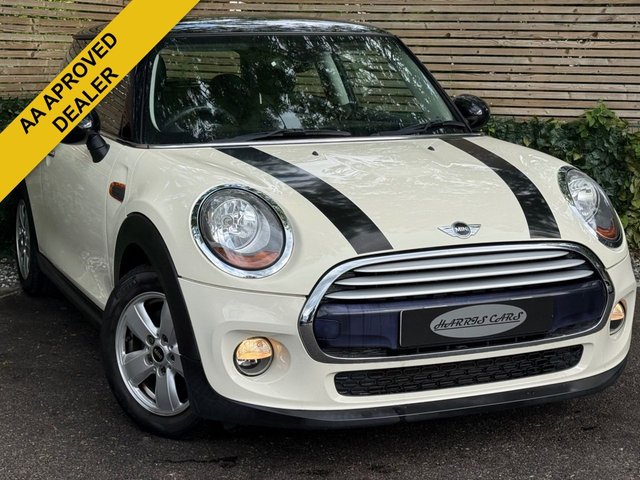 View our MINI Hatch 1.5 Cooper Hatchback 3dr Petrol Auto Euro 6 (s/s) (136 ps)