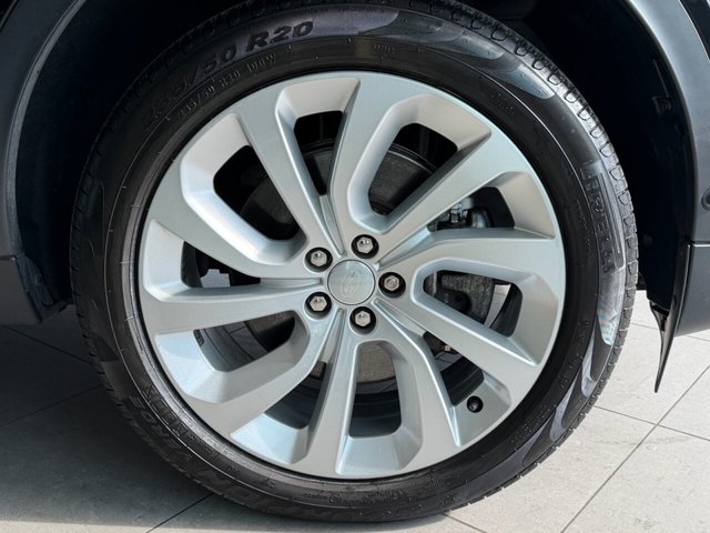 View our LAND ROVER DISCOVERY SPORT
