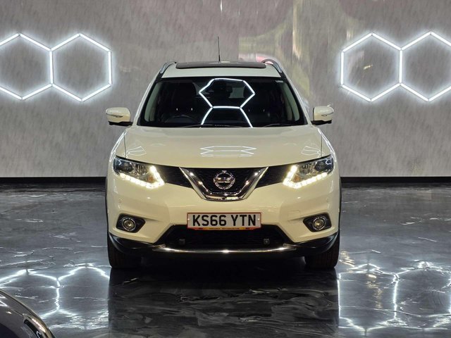 View our NISSAN X-TRAIL