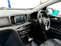 USED 2017 17 KIA SPORTAGE 1.7 CRDi 3 SUV 5dr Diesel DCT Euro 6 (s/s) (139 bhp) Gorgeous Spec AUTO with Glass Roof, Heated Leather, 19" Alloys, Parking Camera, SATNAV, JBL Sound System, CARPLAY 52000 Miles & Full Service History