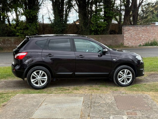 View our NISSAN QASHQAI