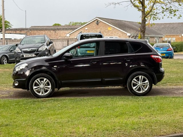 View our NISSAN QASHQAI