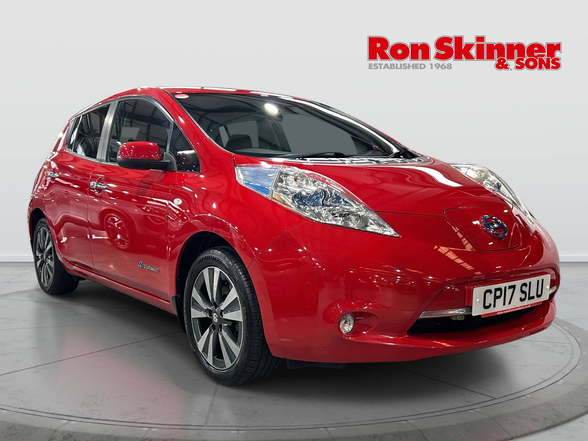 USED 2017 17 NISSAN LEAF 30kWh Tekna Hatchback 5dr Electric Auto (109 bhp) 