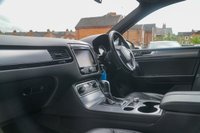 USED 2015 15 VOLKSWAGEN TOUAREG 3.0 TDI V6 BlueMotion Tech R-Line SUV 5dr Diesel Tiptronic 4WD Euro 6 (s/s) (262 ps) 