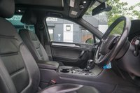 USED 2015 15 VOLKSWAGEN TOUAREG 3.0 TDI V6 BlueMotion Tech R-Line SUV 5dr Diesel Tiptronic 4WD Euro 6 (s/s) (262 ps) 
