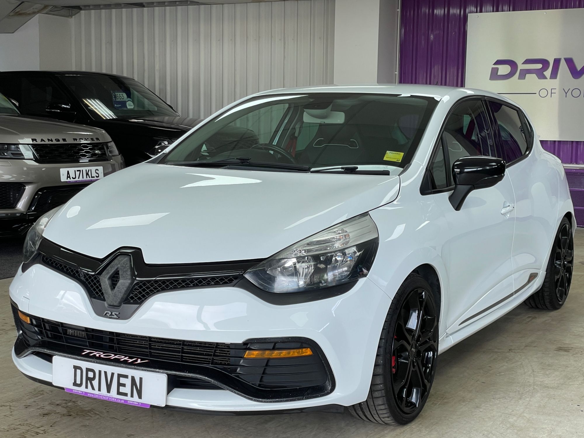 USED 2015 65 RENAULT CLIO 1.6 TCe Renaultsport Nav Trophy Hatchback 5dr Petrol Auto Euro 6 (s/s) (220 ps) 