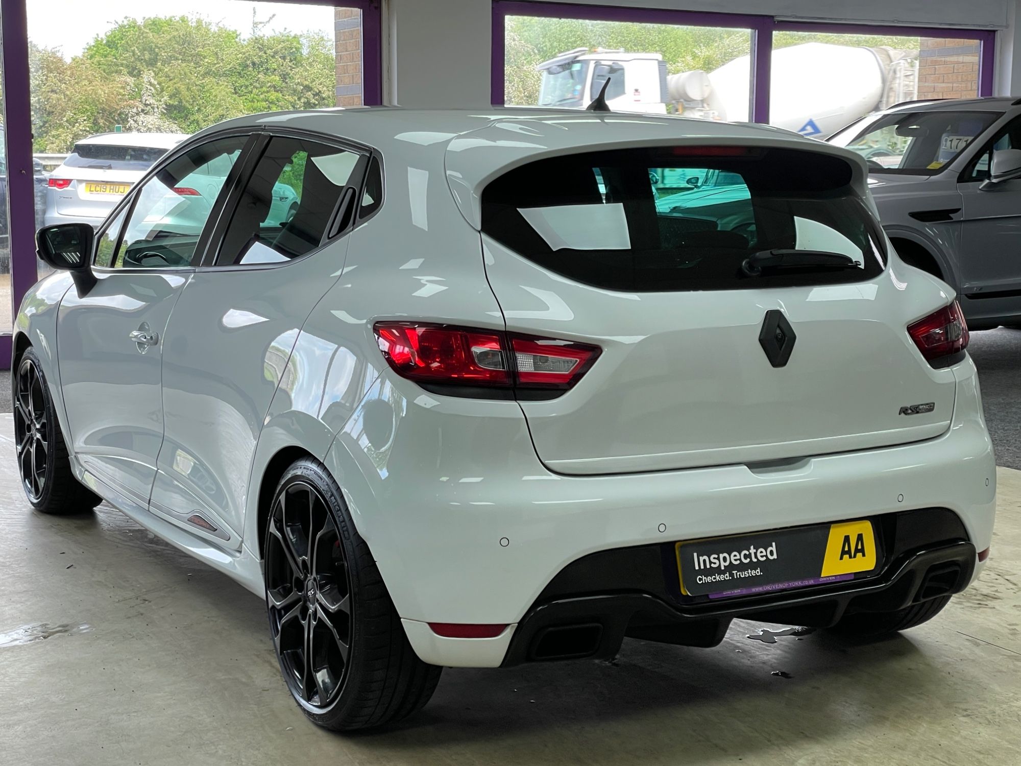 USED 2015 65 RENAULT CLIO 1.6 TCe Renaultsport Nav Trophy Hatchback 5dr Petrol Auto Euro 6 (s/s) (220 ps) 