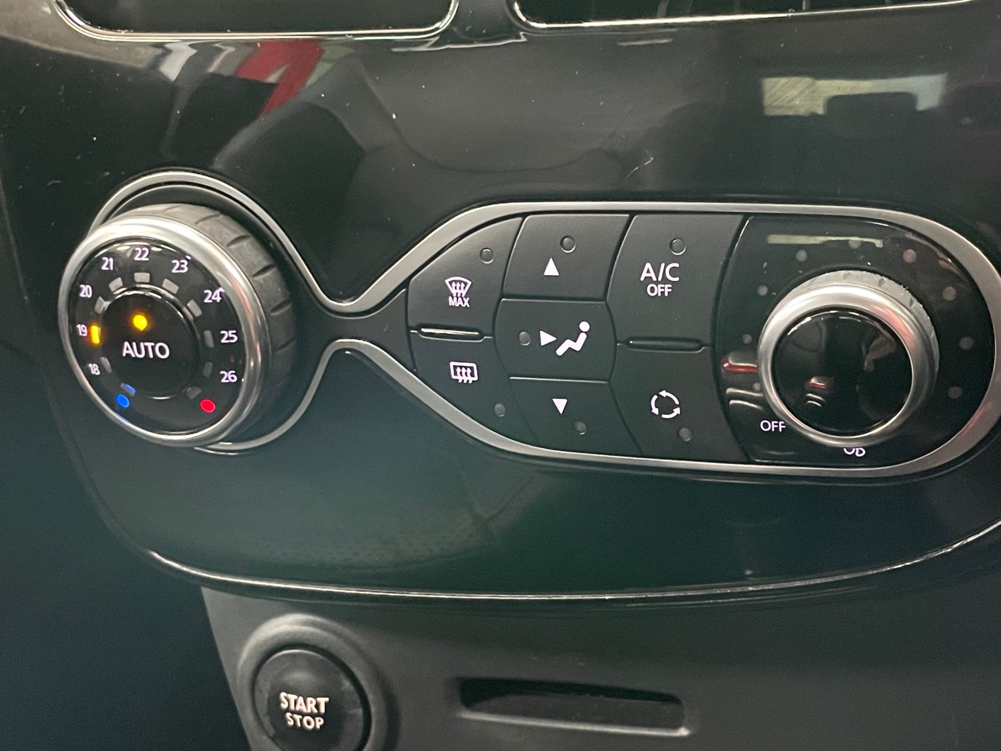 USED 2015 65 RENAULT CLIO 1.6 TCe Renaultsport Nav Trophy Hatchback 5dr Petrol Auto Euro 6 (s/s) (220 ps) 