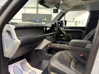 USED 2021 70 LAND ROVER DEFENDER 2.0 SD4 SE SUV 5dr Diesel Auto 4WD Euro 6 (s/s) (200 ps) 
