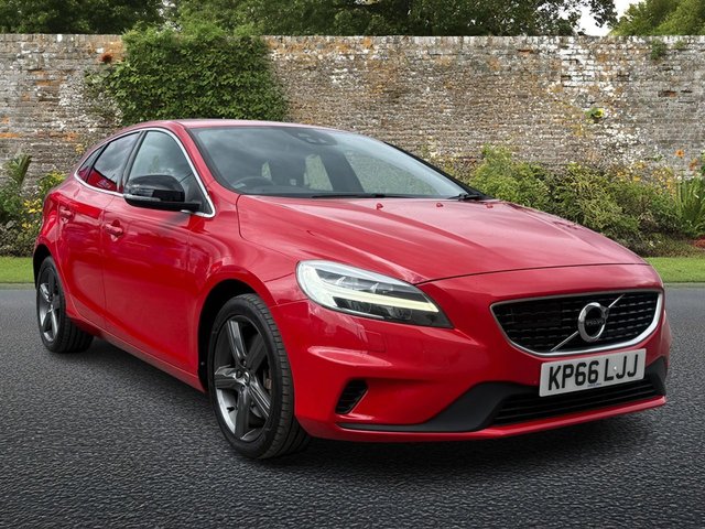 View our VOLVO V40