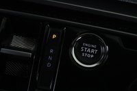 USED 2024 74 PEUGEOT E-3008 73kWh GT Auto 5dr 