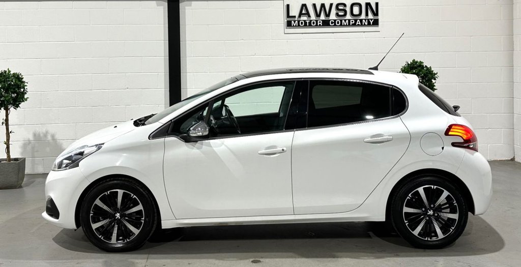USED 2018 18 PEUGEOT 208 1.2 PureTech Allure Premium Hatchback 5dr Petrol Manual Euro 6 (s/s) (82 ps) 
