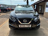 USED 2019 69 NISSAN QASHQAI 1.3 DIG-T N-Connecta SUV 5dr Petrol Manual Euro 6 (s/s) (140 ps) * MIRROR PLAY * PARKING CAMERA * 2 KEYS * GLASS ROOF * FOLDING MIRRORS * FULL NISSAN SERVICE HISTORY *