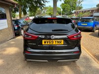USED 2019 69 NISSAN QASHQAI 1.3 DIG-T N-Connecta SUV 5dr Petrol Manual Euro 6 (s/s) (140 ps) * MIRROR PLAY * PARKING CAMERA * 2 KEYS * GLASS ROOF * FOLDING MIRRORS * FULL NISSAN SERVICE HISTORY *